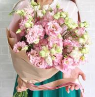 11 веток розовой эустомы